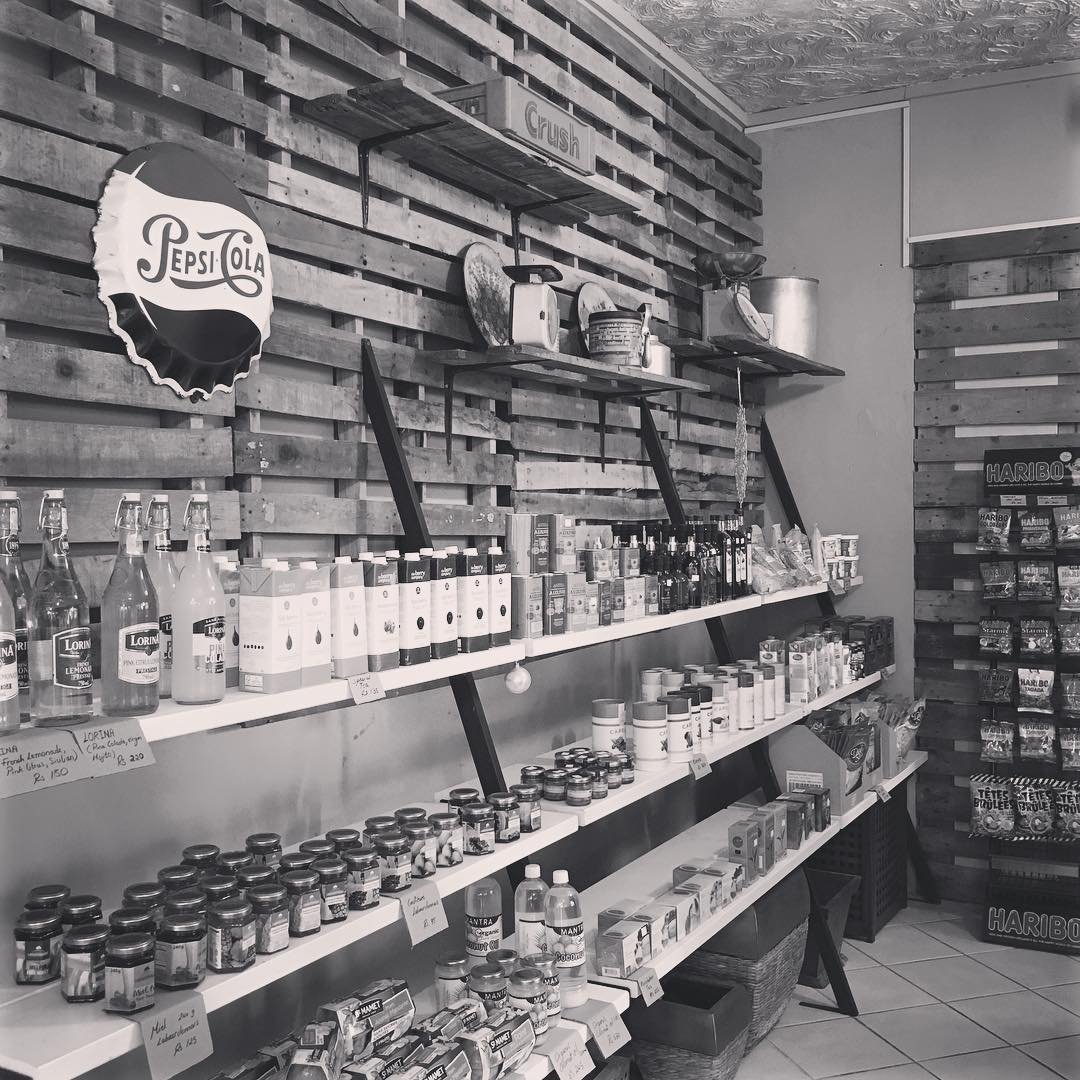 Le Coffee Shop building